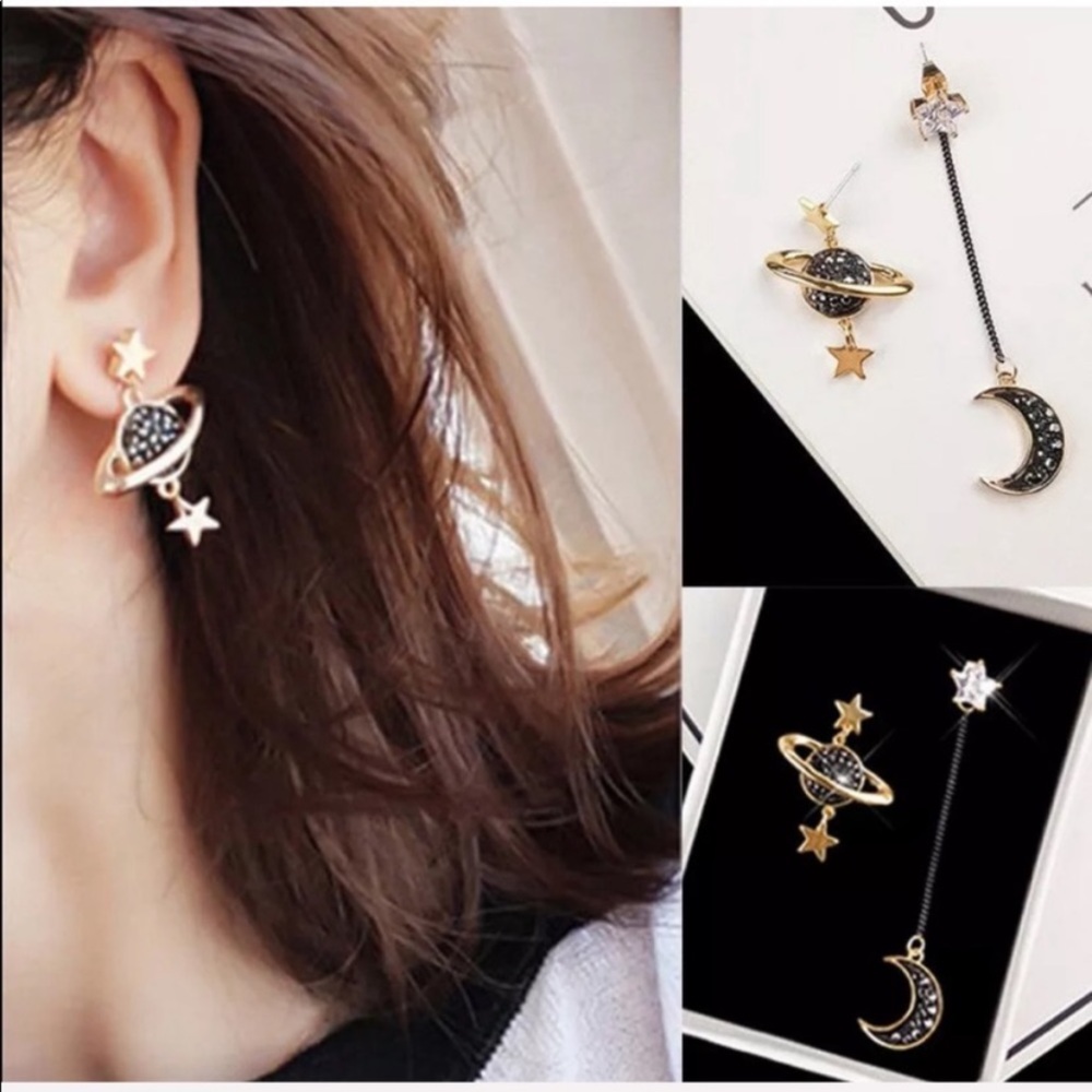 Stunning Moon Stars Geometric Earrings - Picture 2 of 6